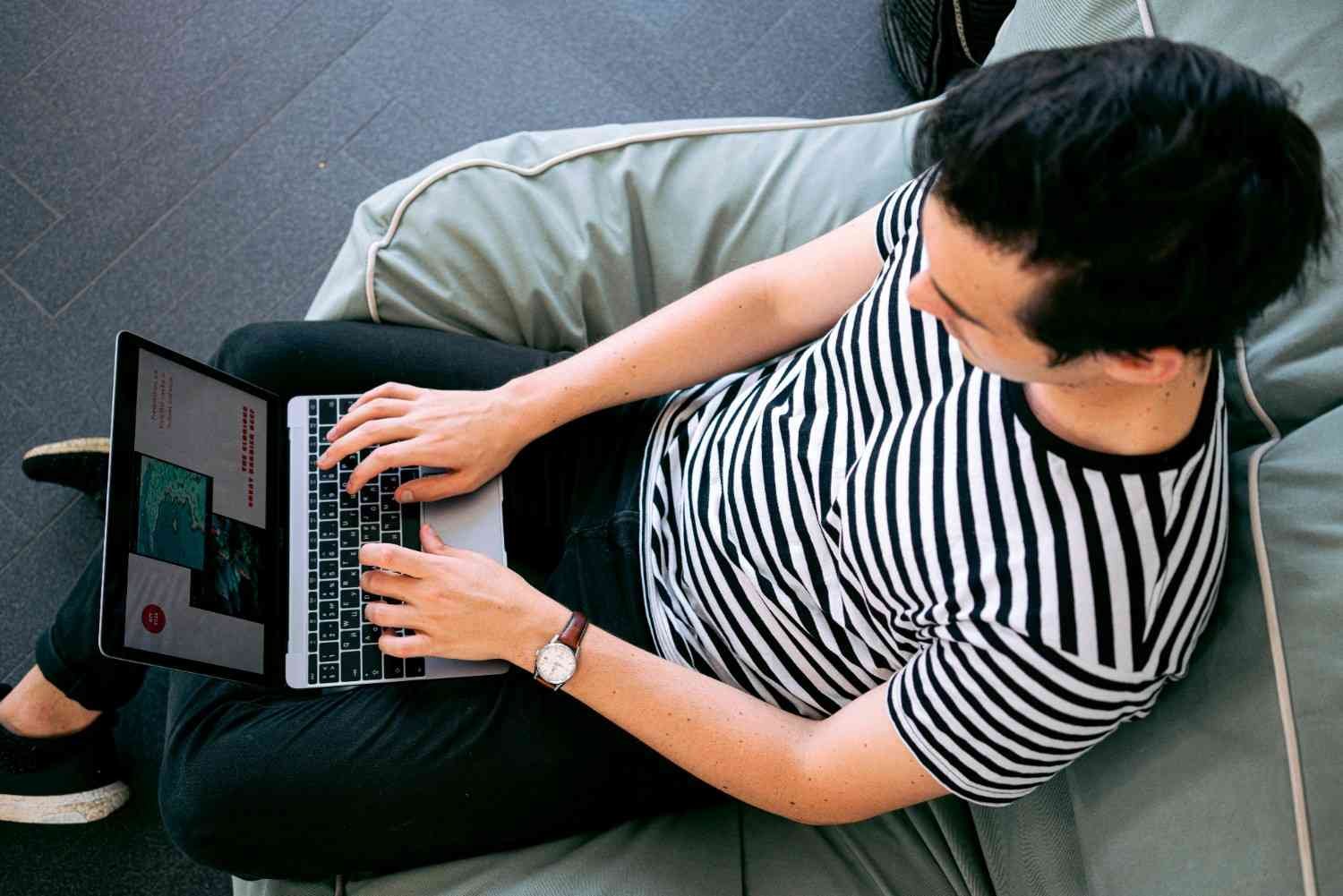 How to Start a Hyper-Niche Online Business in 2025